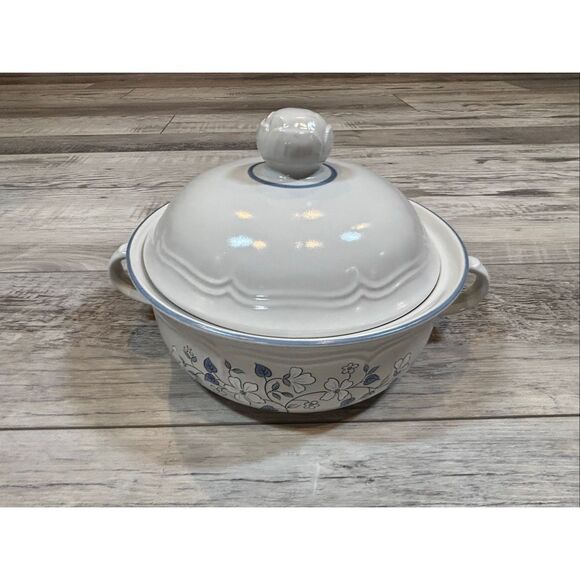 Covington Edition Avondale Covered Casserole Dish Vintage Stoneware - Picture 1 of 10